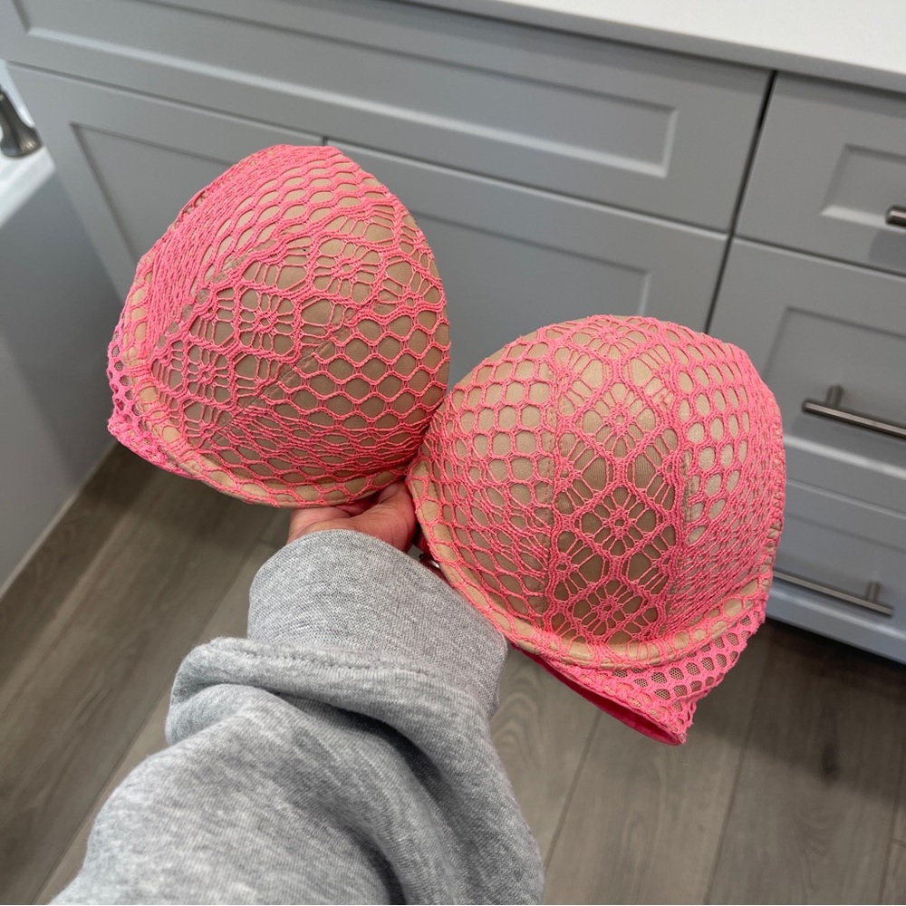 Victoria’s Secret bombshell bra